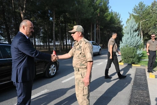  İl Jandarma Komutanı Öz'ü Ziyaret Etti