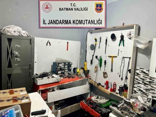 Kaçak Silah İmalathanesine Baskın 1 Gözaltı ve Çok Sayıda Ele Geçirilen Malzeme