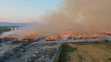  Kağıt Fabrikasında Çıkan Yangına Müdahale Sürüyor