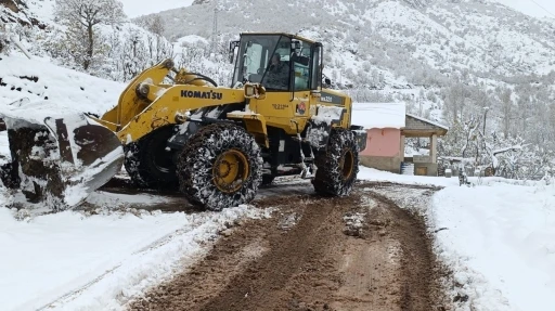 Kar Nedeniyle Kapanan Yolların Bir Kısmı Ulaşıma Açıldı