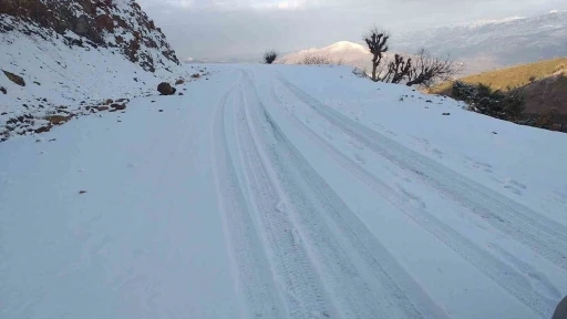  Kar Yağışı Nedeniyle Kapanan Köy Yolları Yeniden Ulaşıma Açılıyor