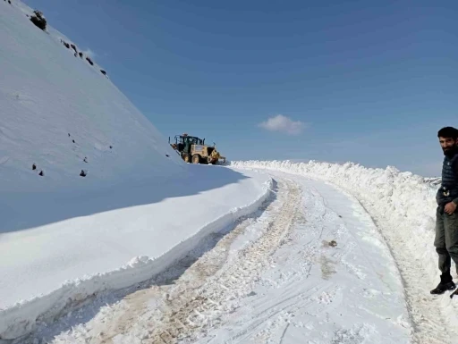 Karla Kapanan 226 Kilometrelik Yol Ulaşıma Açıldı