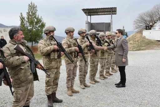 Kaymakam Furkan Başar, Üs Bölgelerinde Güvenlik Korucularıyla Buluştu