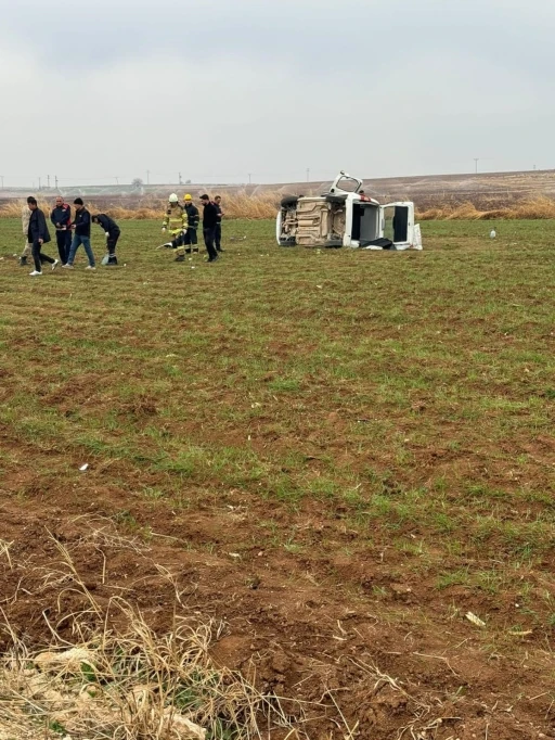  Kontrolden Çıkan Hafif Ticari Araç Takla Attı 2 Ölü, 4 Yaralı