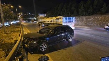 Kontrolden Çıkan Otomobil Adıyaman'da Bariyerlere Çarparak Durdu