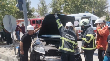 Mardin'de Pikap ve Otomobil Çarpıştı