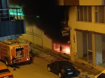  Mobilya Döşeme Dükkanında Korkutan Yangın