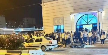 Motosiklet ile Hafif Ticari Araç Çarpıştı: 2 Yaralı