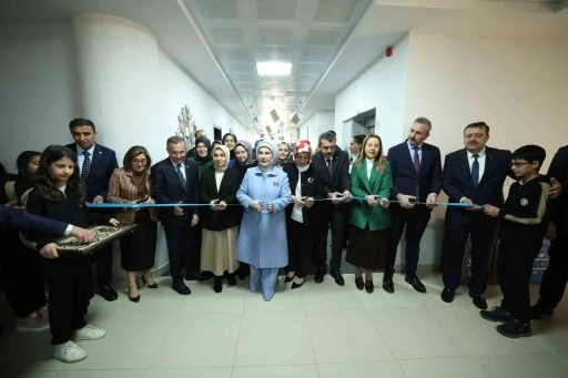    Emine Erdoğan  Kütüphane Açılışına Katıldı