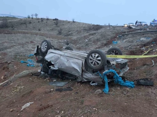  Takla Atan Otomobil Şarampole Yuvarlandı: 1 Ölü, 3 Yaralı