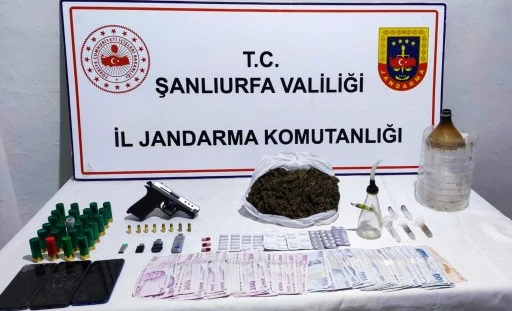  Uyuşturucu Operasyonunda Yakalanan Şüpheli ve Ele Geçirilenler Dikkat Çekiyor