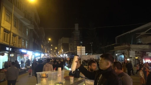  Caddeler İftar Sonrası İstiklal Caddesi’ni Aratmıyor