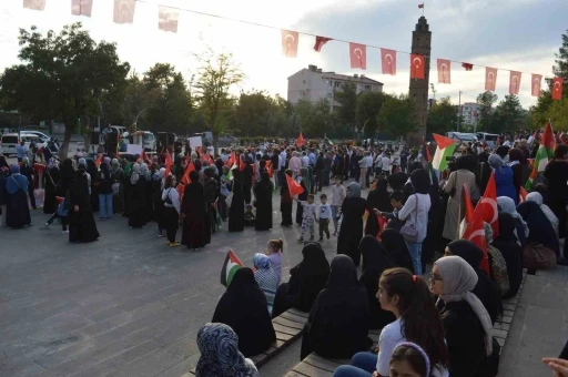 O Şehirde Filistin’e Destek İçin Binlerce Kişi Yürüdü