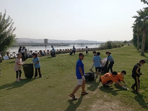 Öğrencilerden Örnek Çevre Temizliği Hareketi