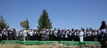 Şanlıurfa'daki Kazada Hayatını Kaybeden 5 Çocuk Yan Yana Defnedildi