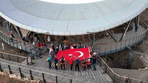 Şanlıurfalılar Göbeklitepe' ye Tarihe Yolculuk Yaptı