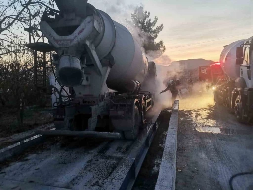 Seyir Halindeki Beton Mikseri Kül Oldu Ne Oldu da Alev Aldı?