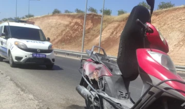  Seyir Halindeki Motosiklette Çıkan Yangını Polis Ekipleri Söndürdü