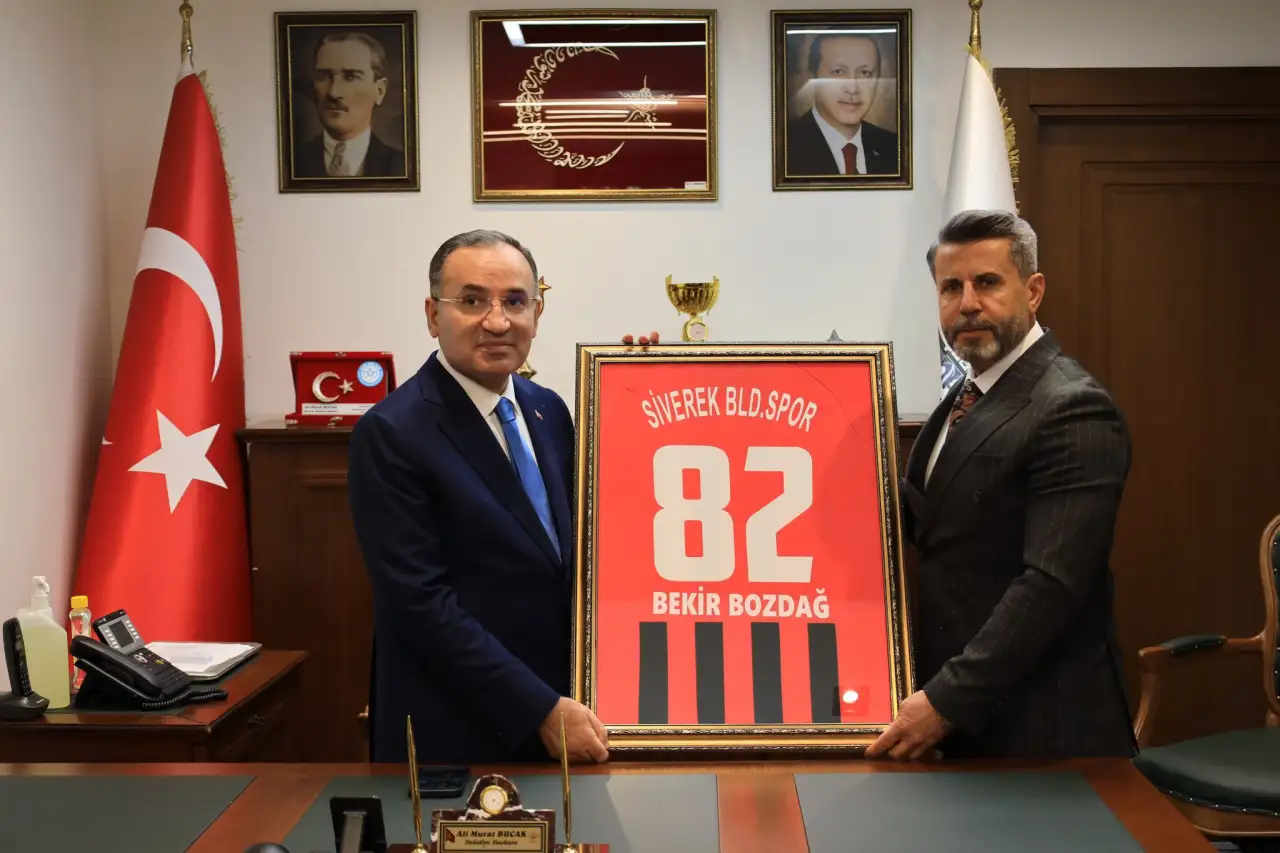 Siverek Belediyespor Başkanı Küçükbayrak’tan Bekir Bozdağ’a Anlamlı Hediye!