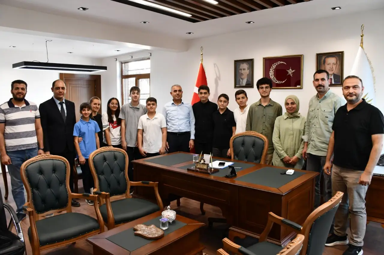 Siverek BİLSEM Öğrencilerinden Başkan Vekili Bayram'a Anlamlı Ziyaret