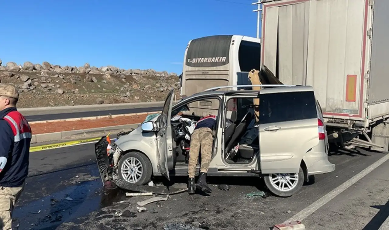 Siverek-Diyarbakır Karayolunda Feci Kaza: 1 Ölü, 1 Yaralı