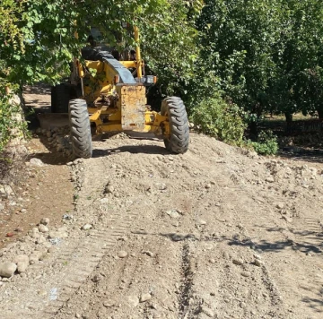 Siverek’te Kırsal Yol Yapım Çalışmaları Hız Kazandı