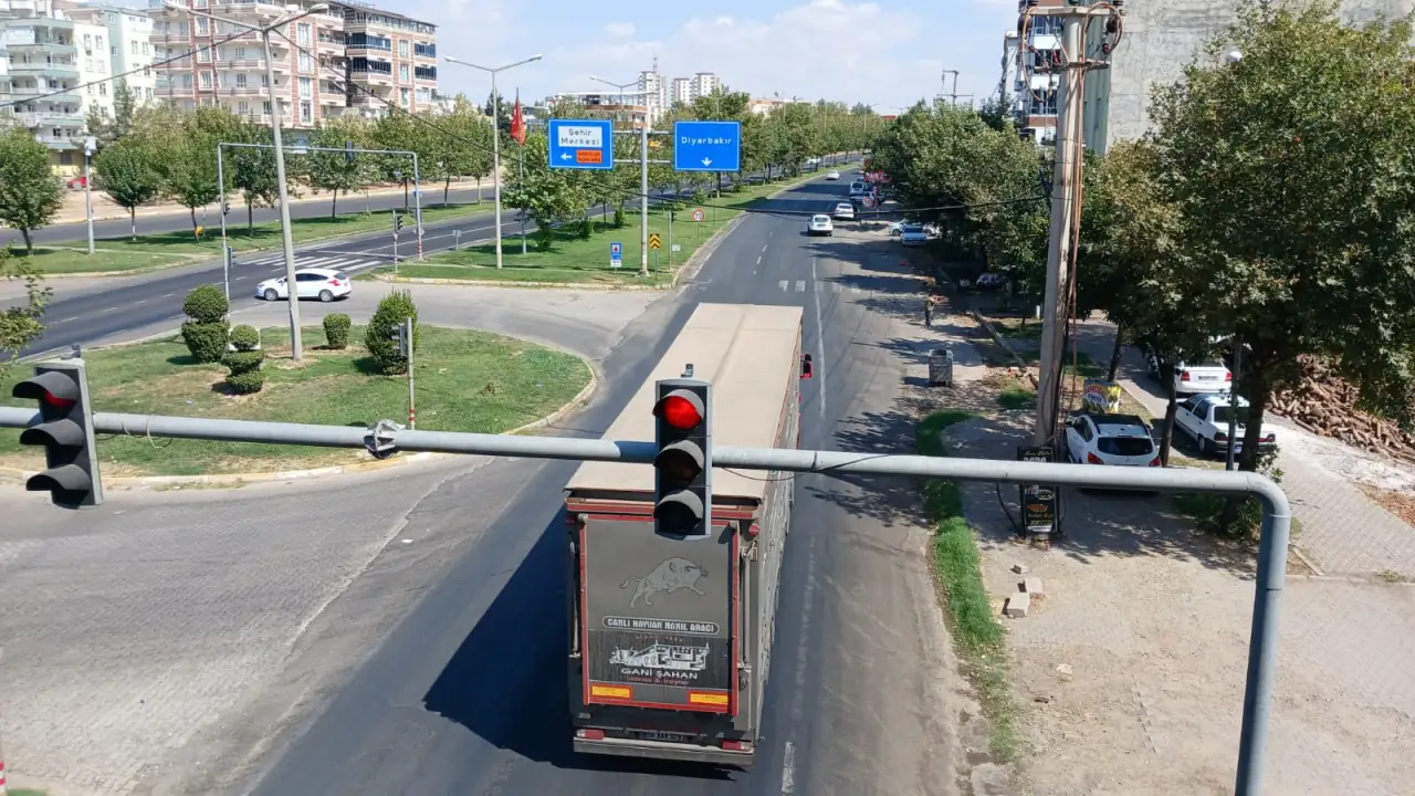 Siverek’te Mahalle Sakinlerinden Transit Yol Tepkisi