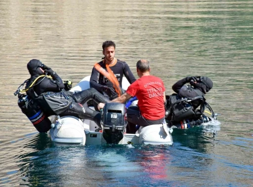 Su Altı Arama Kurtarma Ekibi Dicle Barajı’nda Tatbikat Gerçekleştirdi