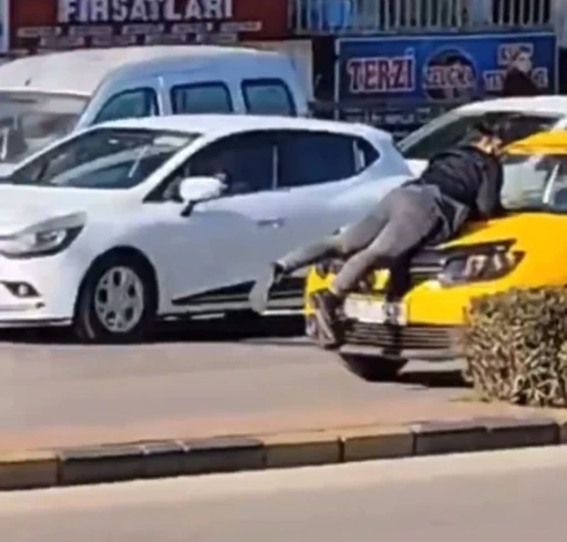 Taksinin Üzerine Çıkan Yolcunun Olayı Sinema Sahnesini Aratmadı