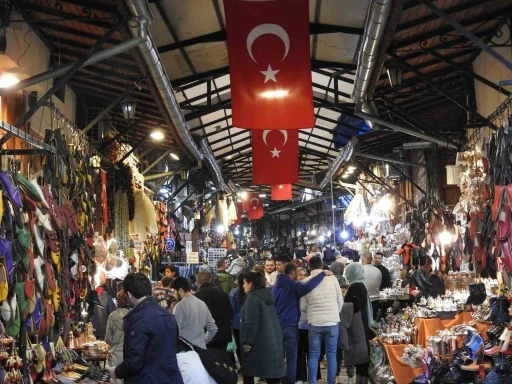 Tarihi Mekanları Ara Tatilde Turist Akınına Uğradı