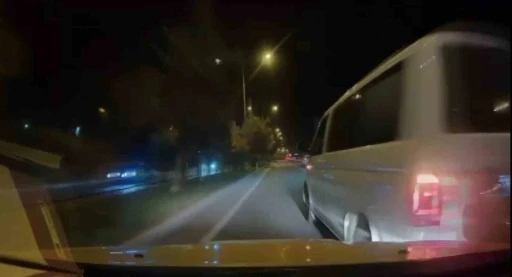 Trafikte Makas Atan Midibüs Kazaya Neden Oldu