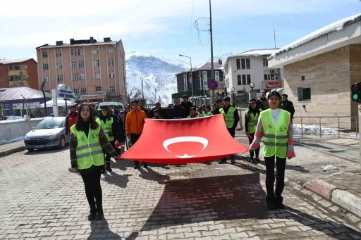 Türk Bayraklı Sağlıklı Yaşam Yürüyüşü: Yeşilay Haftası Coşkusu