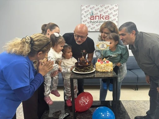 Üçüzlere Özel Doğum Günü Sürprizi: 18 Yıllık Özlem Sonrası Mutlu Yıllar