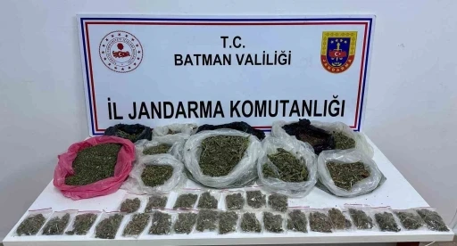 Uyuşturucu Operasyonu 6 Kilo 300 Gram Esrar Ele Geçirildi